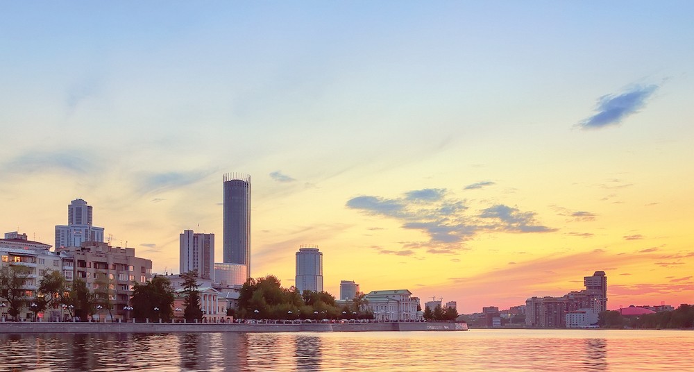 Город